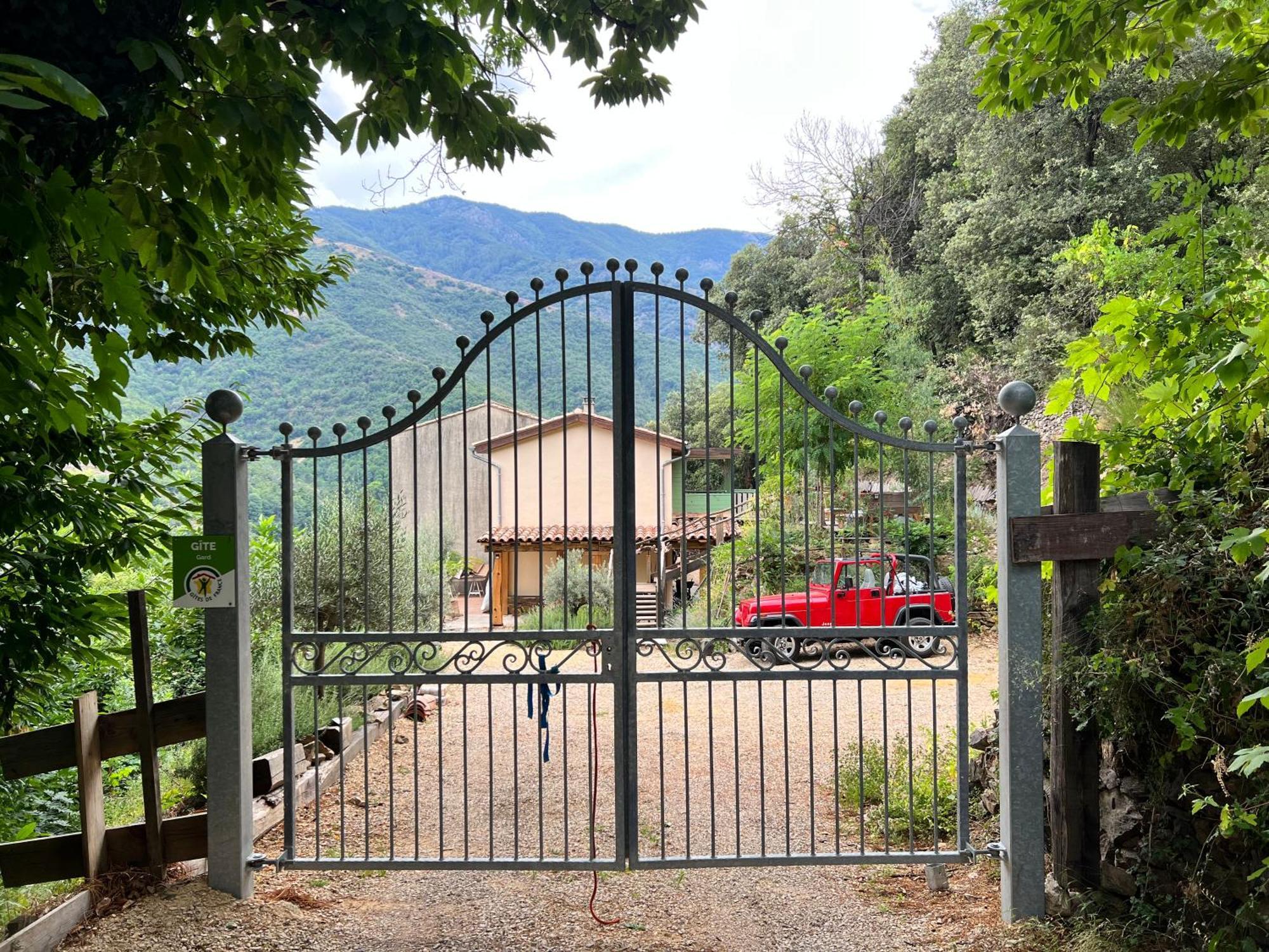 Les Magnels Acomodação com café da manhã Valleraugue Exterior foto